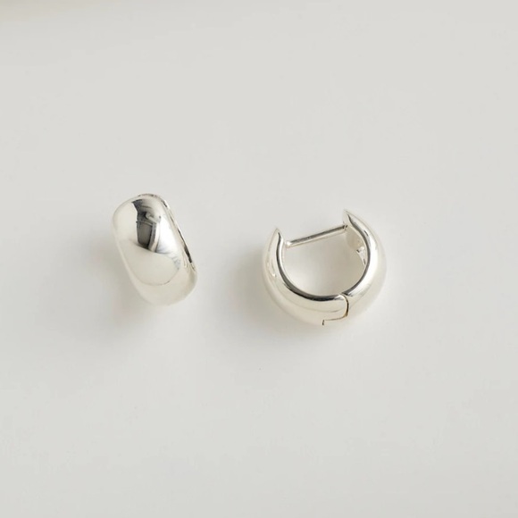 Madewell Demi-Fine Chunky Huggie Hoop Earrings Sterling Silver NEW $78 NR279 - Picture 2 of 5